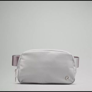 Lululemon Everywhere Belt bag